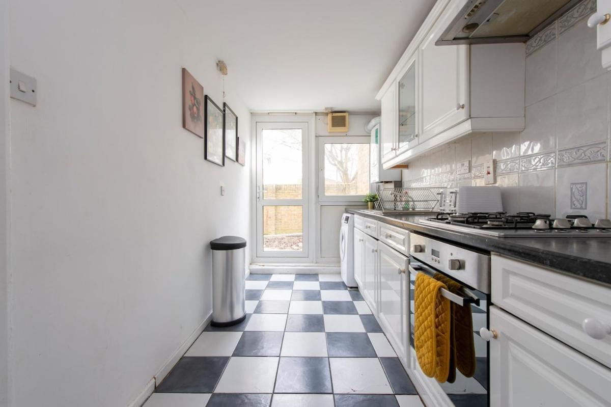 Lovely 2-Bed 20 Mins To Central London Ngoại thất bức ảnh