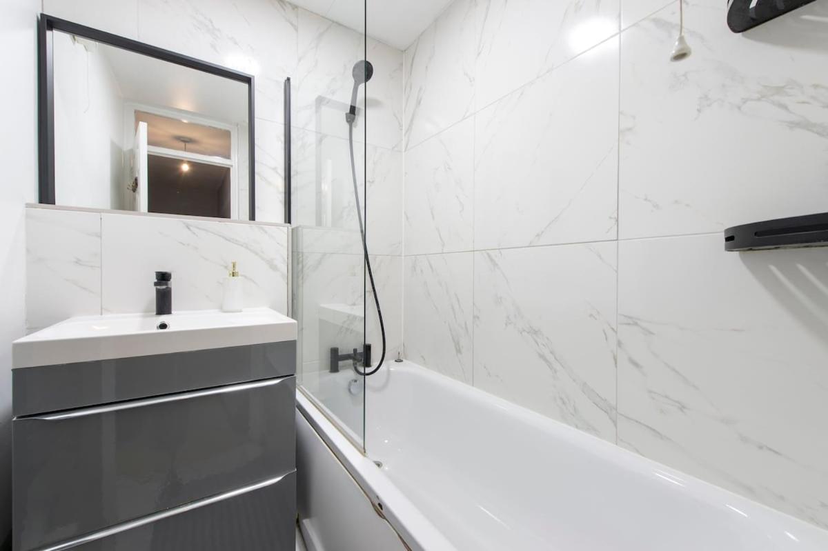 Lovely 2-Bed 20 Mins To Central London Ngoại thất bức ảnh