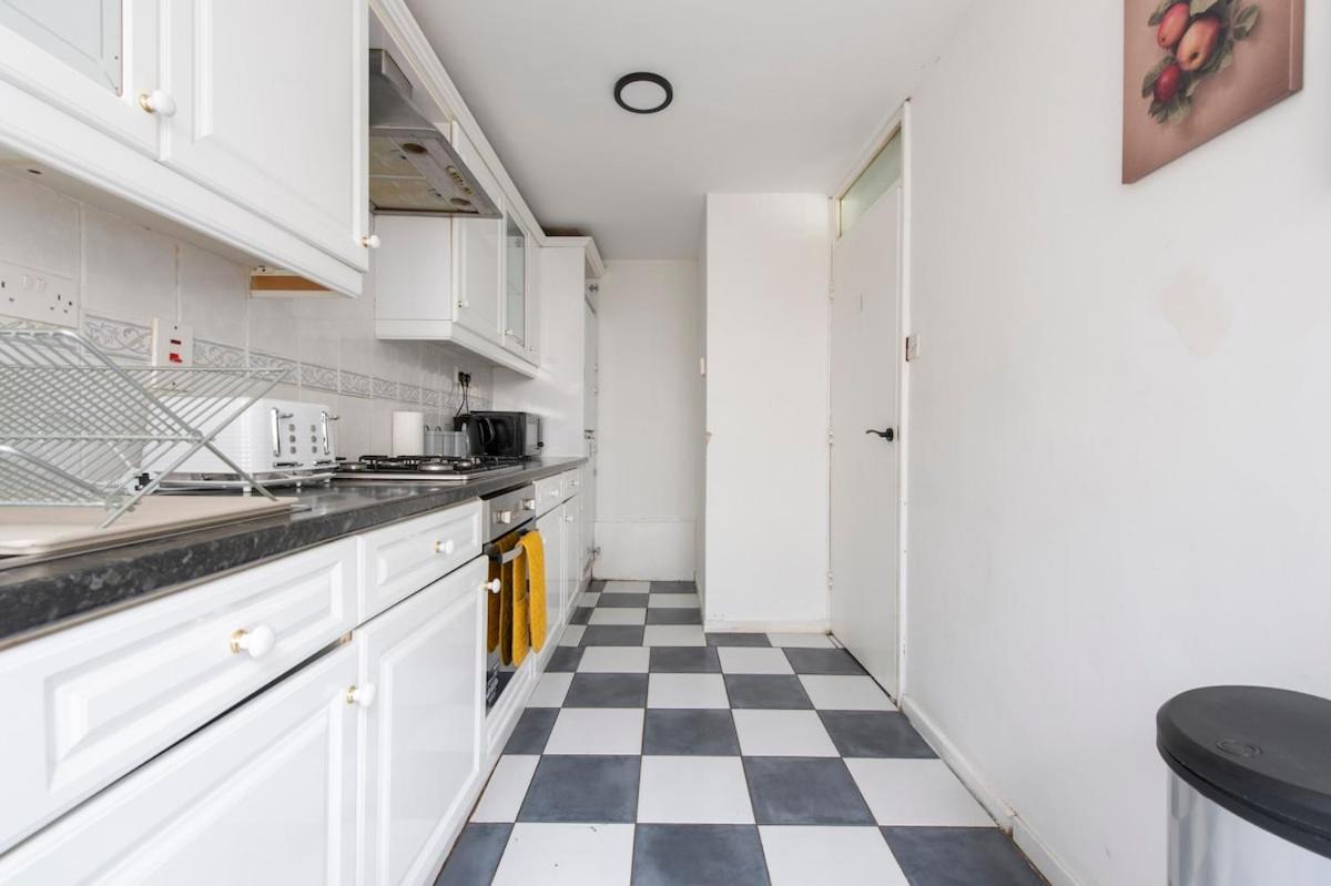Lovely 2-Bed 20 Mins To Central London Ngoại thất bức ảnh