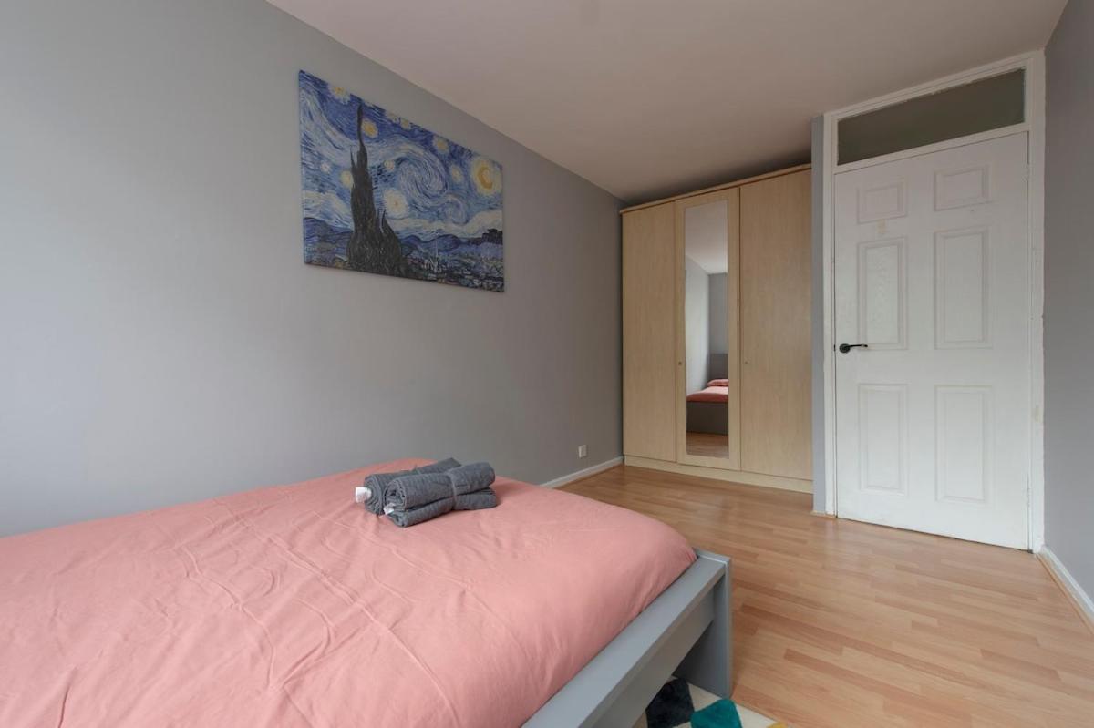 Lovely 2-Bed 20 Mins To Central London Ngoại thất bức ảnh