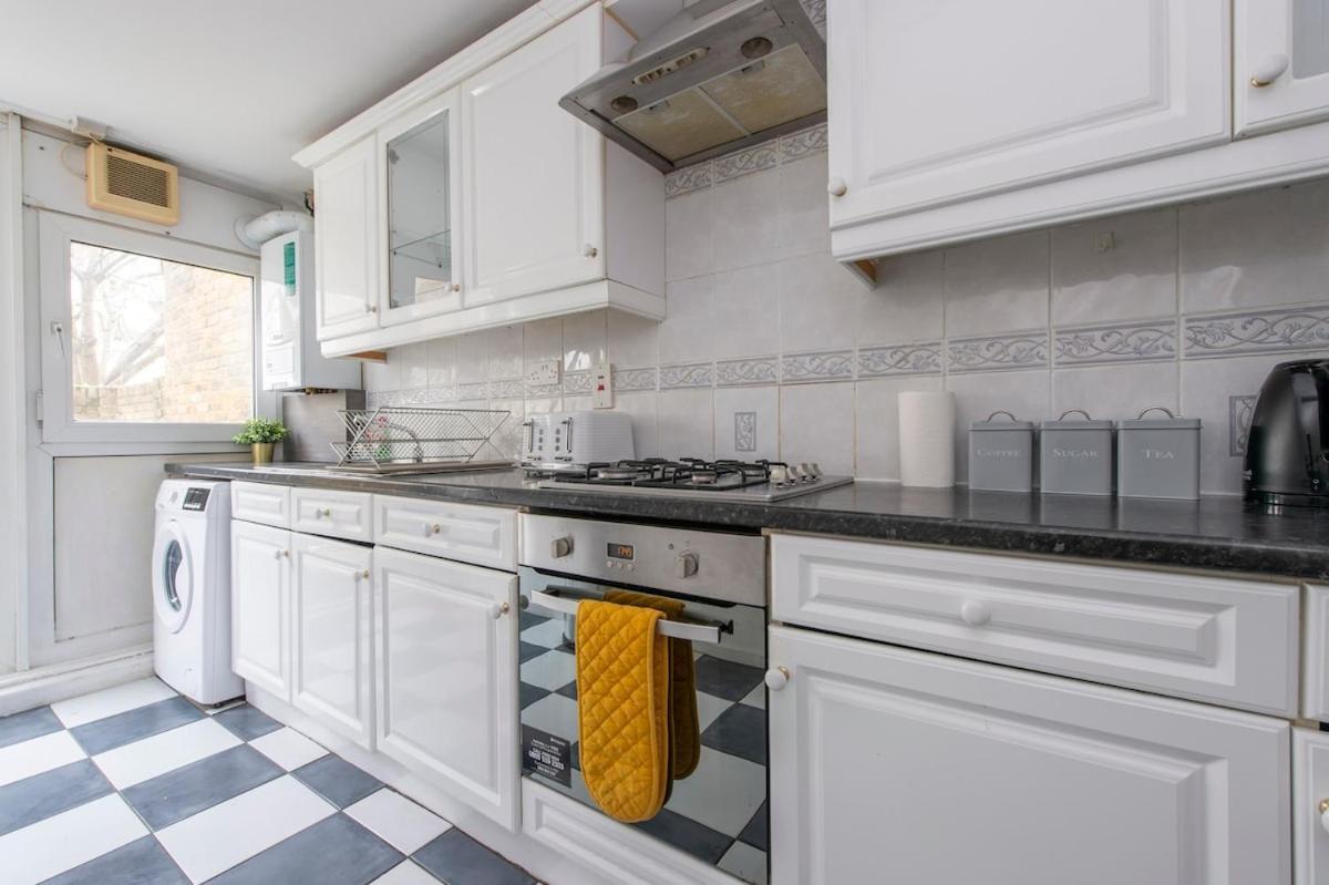 Lovely 2-Bed 20 Mins To Central London Ngoại thất bức ảnh