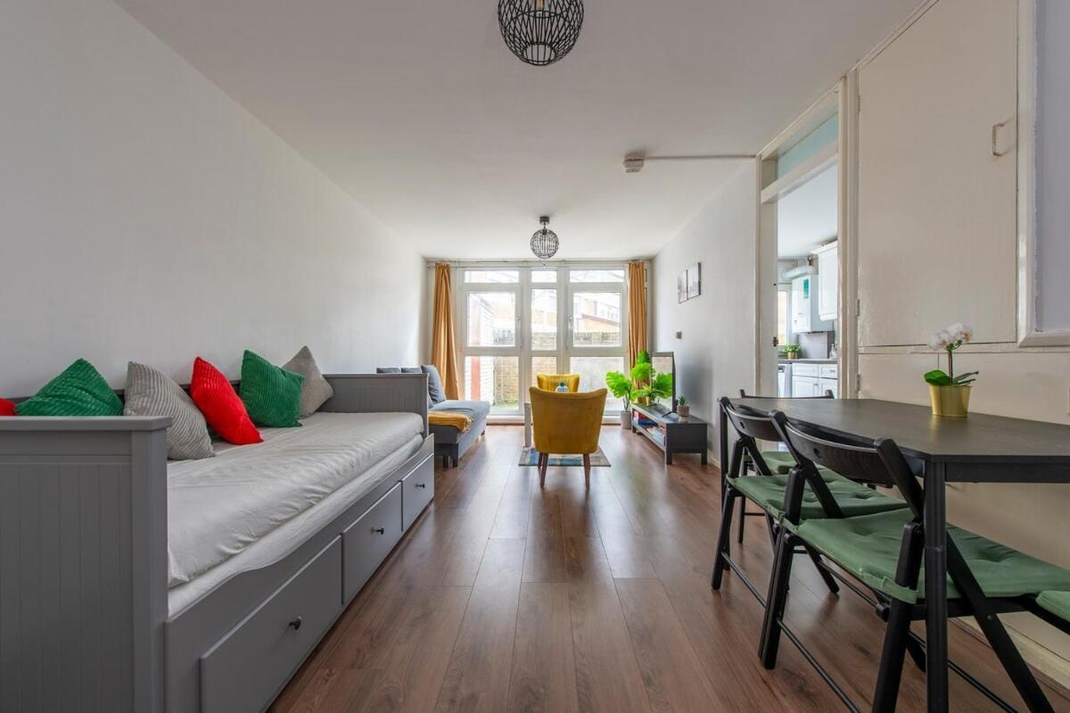 Lovely 2-Bed 20 Mins To Central London Ngoại thất bức ảnh