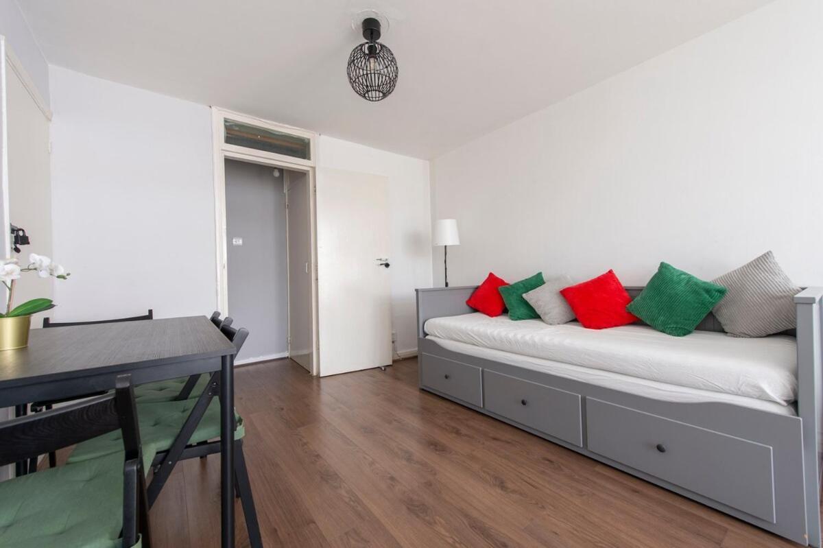 Lovely 2-Bed 20 Mins To Central London Ngoại thất bức ảnh